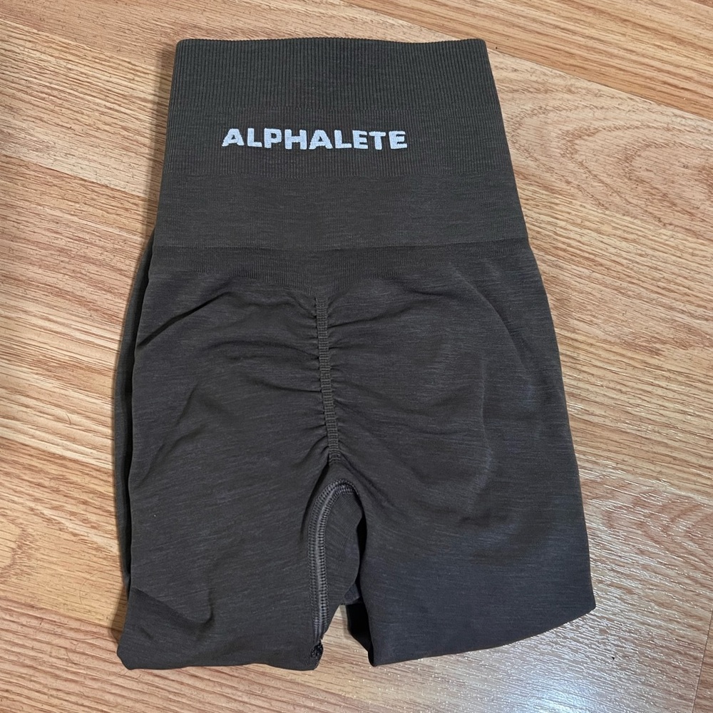 Alphalete leggings in “Mocha” 🤎
